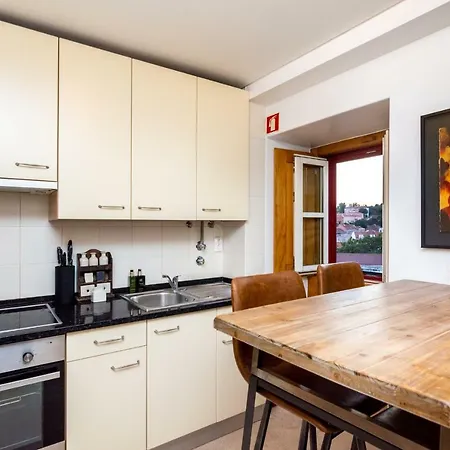 The Explorers - Sunny Stylish Family-friendly *