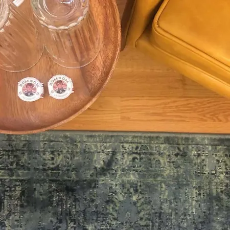 The Explorers - Sunny Stylish Family-friendly *