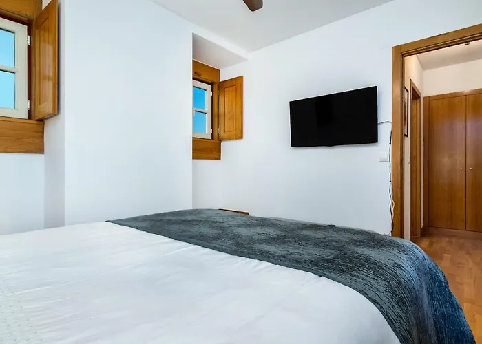 The Explorers - Sunny Stylish Family-friendly Apartment