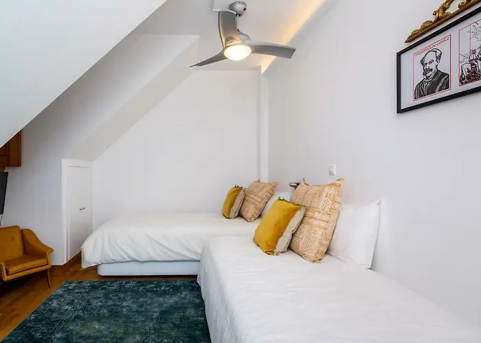 The Explorers - Sunny Stylish Family-friendly *